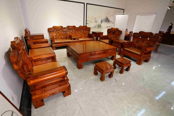 红木家具保养用油好还是用蜡好.