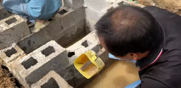 水刷石墙面可以直接喷真石漆吗(1)
