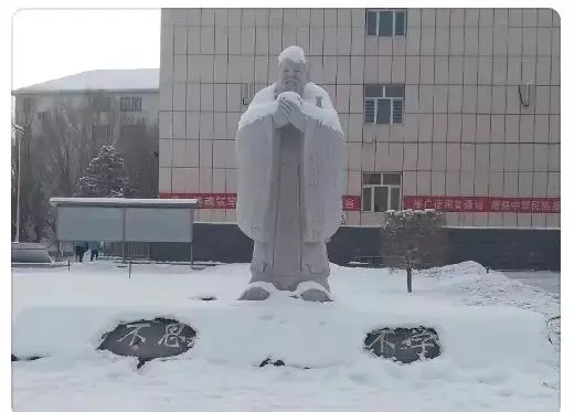 字幅是不是不能挂背后?(21)
