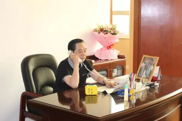 银桂乌洛托品溶液与西施兰哪种好(2)