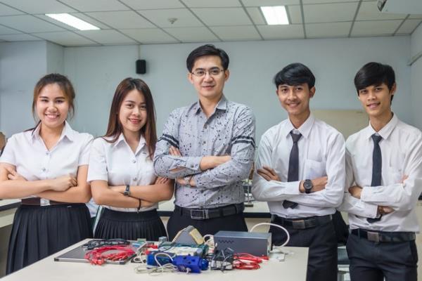 清华大学占地多少亩啊.