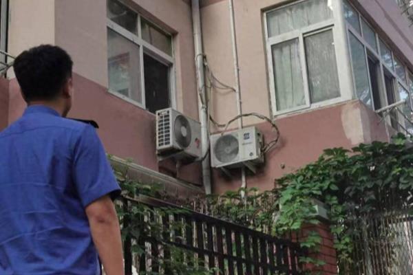 洗衣机下水管接到阳台雨水管是违建吗.