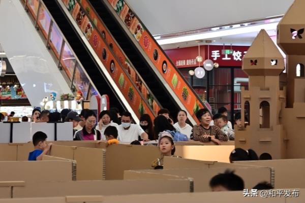 万科鹿特丹生活广场营业时间.