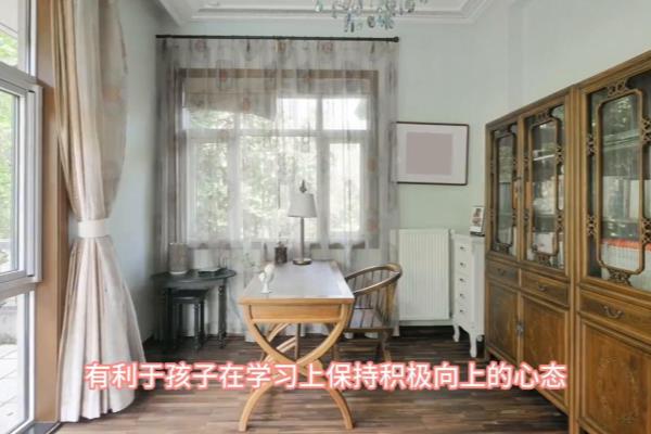风水书桌放在哪个方向比较好.
