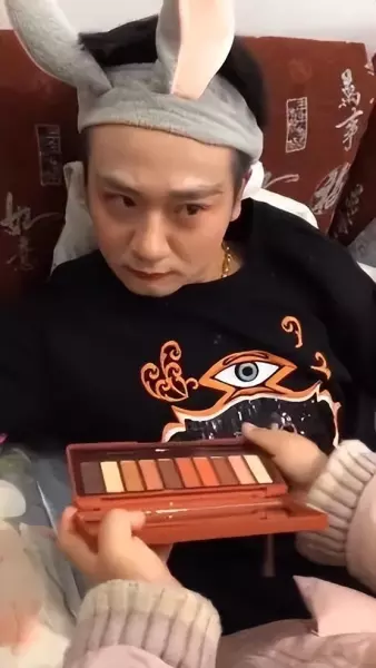 门前大桥下我爸是傻瓜这么晚还不回家是不是欠揍啦(25)