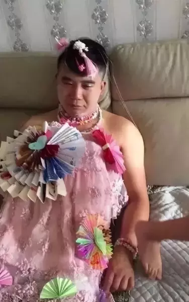 门前大桥下我爸是傻瓜这么晚还不回家是不是欠揍啦(27)