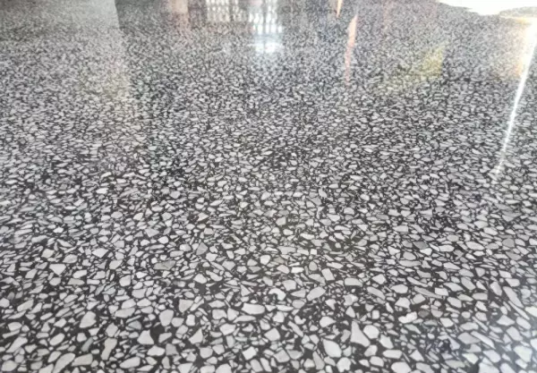 水磨石瓷砖和直接打水磨石一样吗(1)