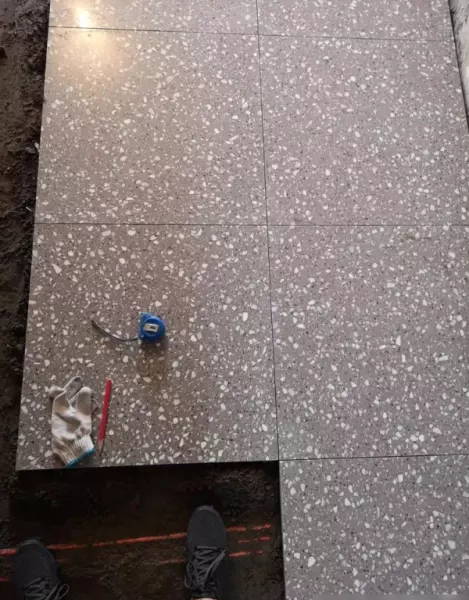 水磨石瓷砖和直接打水磨石一样吗(2)
