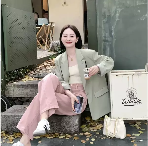 豆绿色外套搭配什么颜色内搭好看(16)