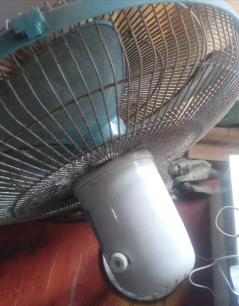 台扇转着转着就不转了怎么回事(1)