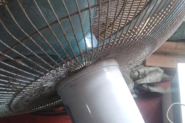 台扇转着转着就不转了怎么回事.