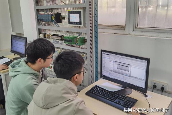 光源与照明属于电子信息类吗.