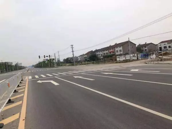 道路红线宽度限制因素主要包括哪些(5)