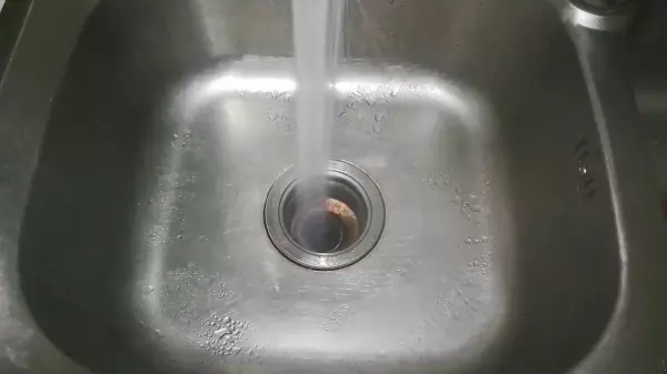 厨房下水道油污堵塞疏通的最好办法(9)