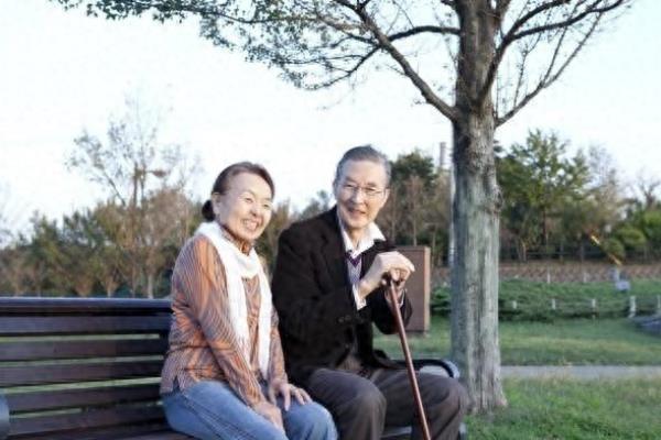 家住小区11栋20多年的住户张阿姨.
