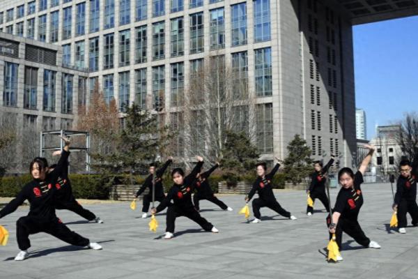 工程特点可以结合哪些已知条件去汇总得出?.