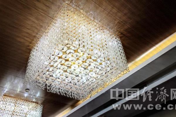 暖白光色温是4000k还是3000k.