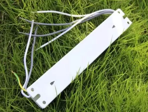 日光灯镇流器的作用及工作原理(10)