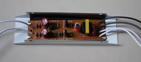 日光灯镇流器的作用及工作原理(11)