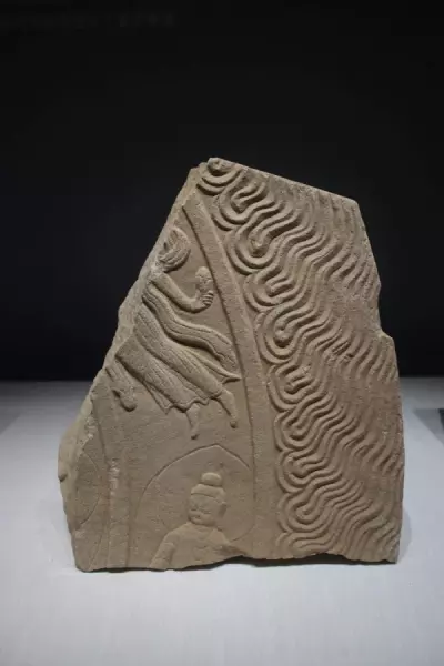 下列哪项绘画彩绘作品的家具上出现火焰纹这一来自佛教的纹样(5)