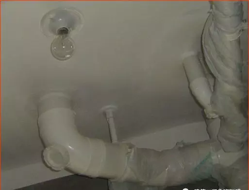 塑料排水管穿楼板需要加套管吗(3)