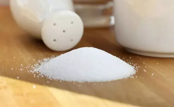 盐灯里的大块盐天热盐都流水了怎么办(6)