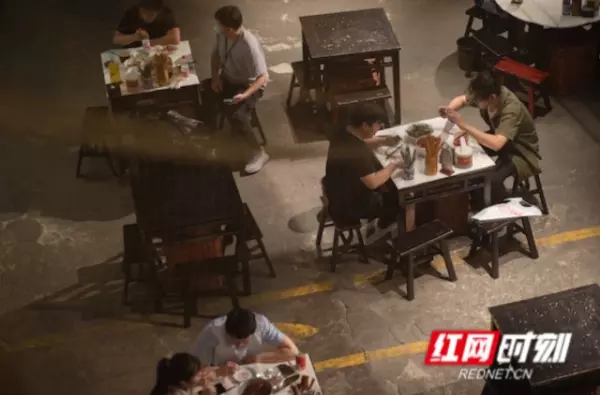 月宫殿休闲会所是不是暂停营业了(2)
