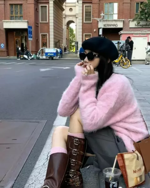粉色配饰搭什么颜色衣服好看(10)