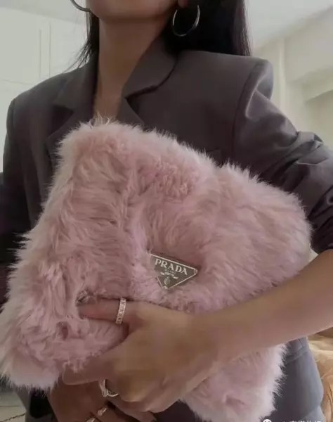 粉色配饰搭什么颜色衣服好看(19)