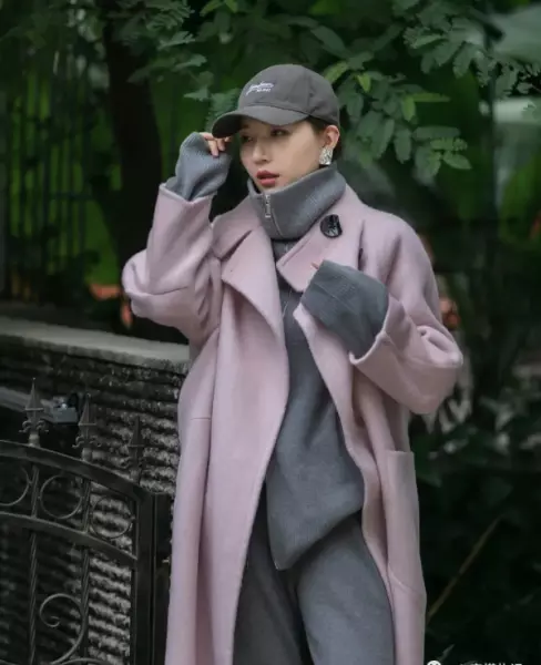 粉色配饰搭什么颜色衣服好看(22)