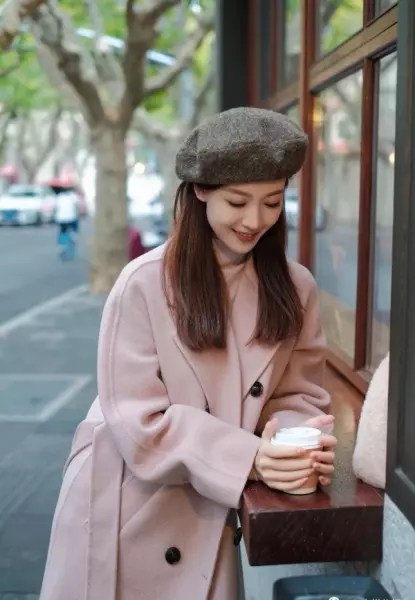 粉色配饰搭什么颜色衣服好看(2)