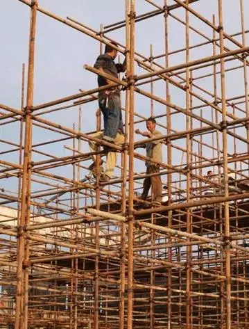 脚手架高度计算规则按建筑物还是搭设高度(4)