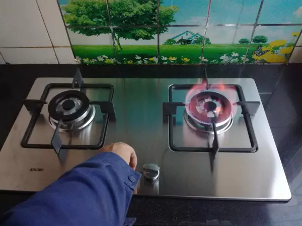灶具是不锈钢的好还是钢化玻璃的好(3)