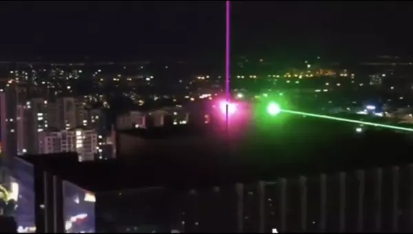 镭射灯光对手机摄像头有影响吗(2)