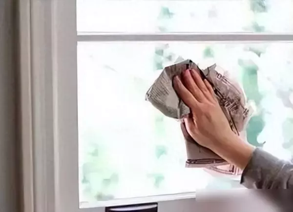 擦窗户玻璃用什么擦最干净(2)