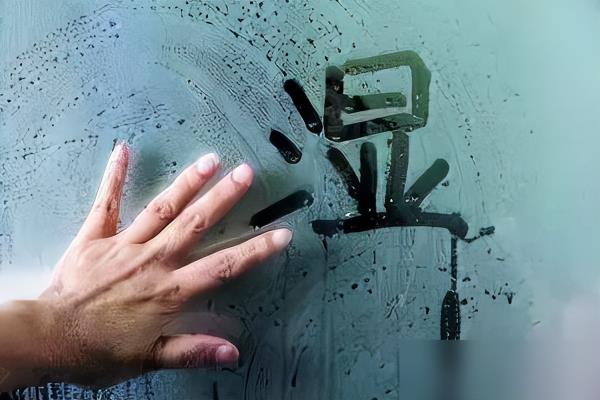 家里潮湿怎么办?防潮湿的最好方法.
