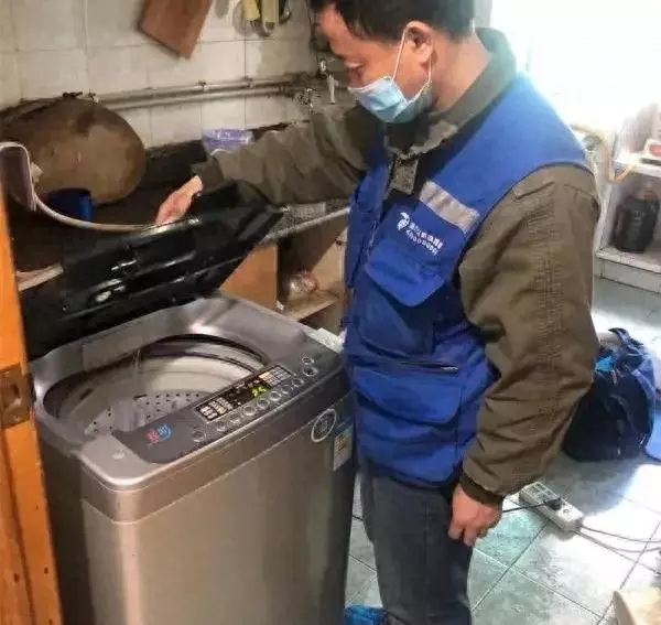洗衣机上门维修一般怎样收费(1)