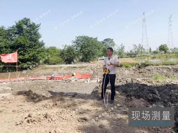 双拼别墅楼梯一般设计在两侧好吗(10)