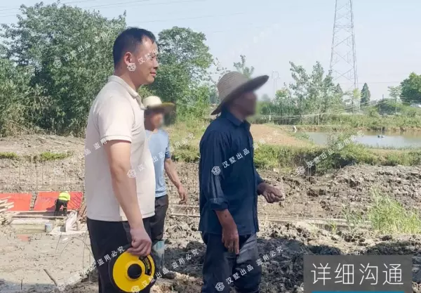 双拼别墅楼梯一般设计在两侧好吗(11)