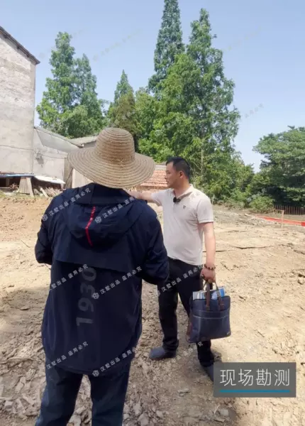 双拼别墅楼梯一般设计在两侧好吗(3)