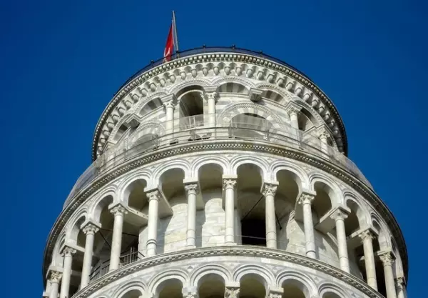 罗马式建筑和哥特式建筑的区别和特点(12)