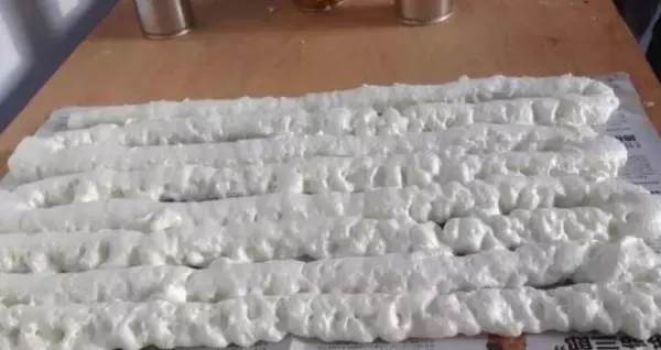 石膏线掉了怎么再粘上去(1)