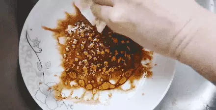防油贴纸撕下来墙上会留胶吗(6)