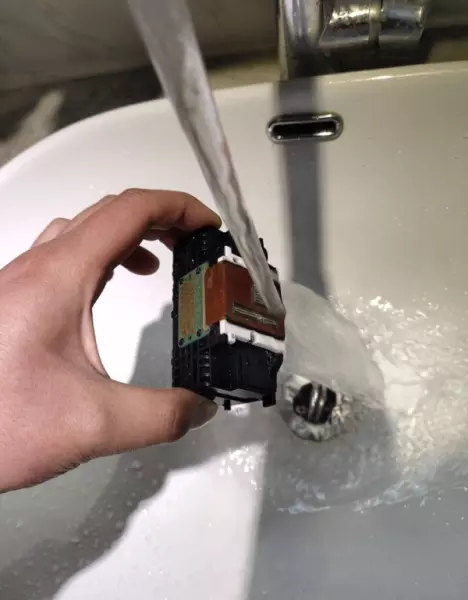 打印机墨盒怎样拆下来清洗干净(33)