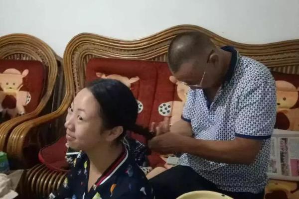ca1325靠窗的位置.
