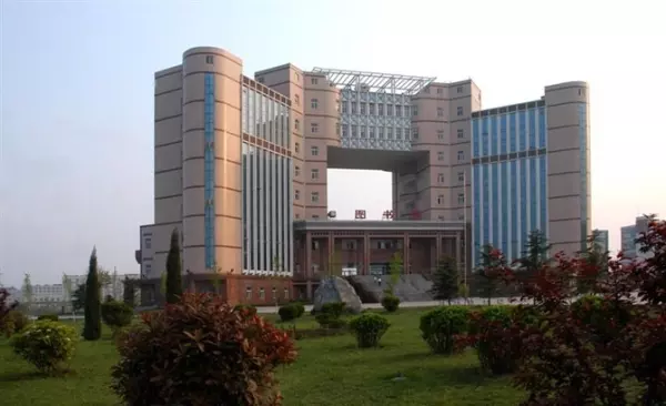 新郑龙湖大学城有哪些大学(1)