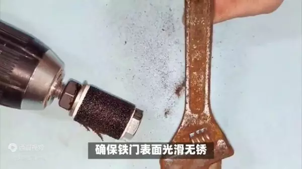 铁门油漆翻新要怎么清理旧漆(2)