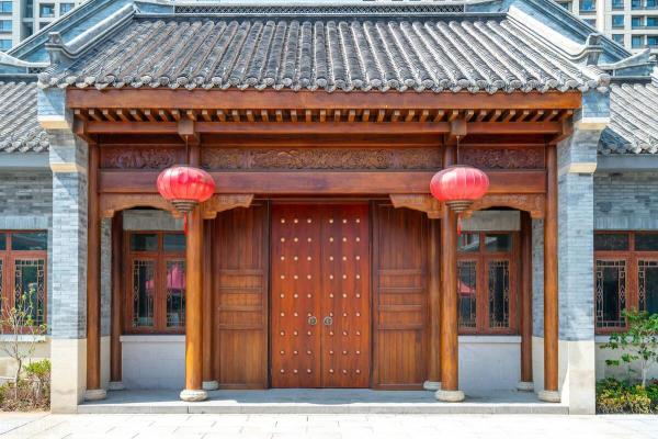 大门风水尺寸是见光位,还是门门洞.