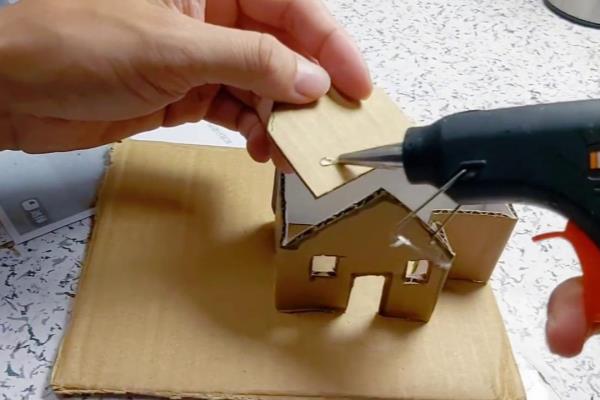 小屋子怎么做?用纸.立体.