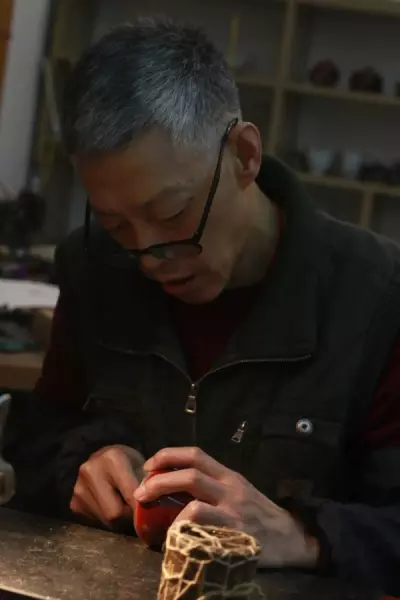 花瓶碎了再怎么修补也回不到原来(1)